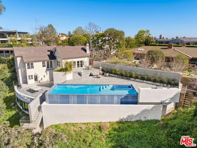 357 Crown Dr, Los Angeles, CA 90049