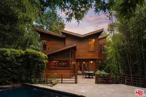 2424 Nichols Canyon Rd, Los Angeles, CA 90046