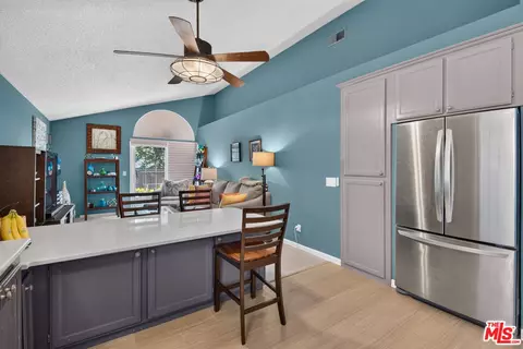 Kitchen - 930 Bartlett Pl, Windsor, CA 95492 photo 4 of 5