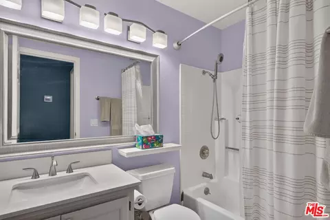 Bath - 930 Bartlett Pl, Windsor, CA 95492 photo 3 of 3