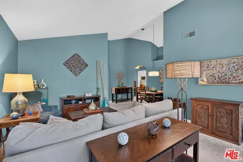 Living - 930 Bartlett Pl, Windsor, CA 95492 photo 1 of 7