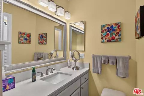 Bath - 930 Bartlett Pl, Windsor, CA 95492 photo 1 of 3