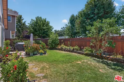 Exterior - 930 Bartlett Pl, Windsor, CA 95492 photo 4 of 5