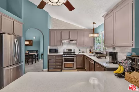 Kitchen - 930 Bartlett Pl, Windsor, CA 95492 photo 5 of 5