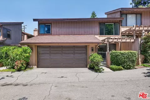 21 Northwoods Ln, La Crescenta, CA 91214