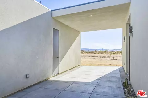 Exterior - 63551 Cobalt Rd, Joshua Tree, CA 92252 photo 4 of 10