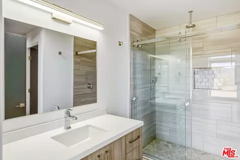 Bath - 63551 Cobalt Rd, Joshua Tree, CA 92252 photo 2 of 8