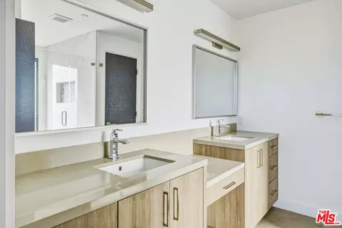 Bath - 63551 Cobalt Rd, Joshua Tree, CA 92252 photo 4 of 8