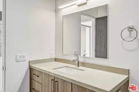 Bath - 63551 Cobalt Rd, Joshua Tree, CA 92252 photo 7 of 8