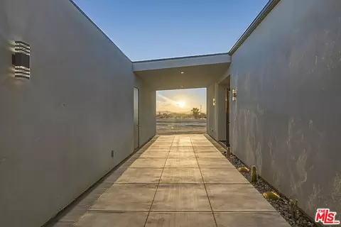 Entry Way - 63551 Cobalt Rd, Joshua Tree, CA 92252 photo 1 of 2