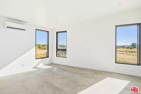 Bedroom - 63551 Cobalt Rd, Joshua Tree, CA 92252 photo 3 of 4