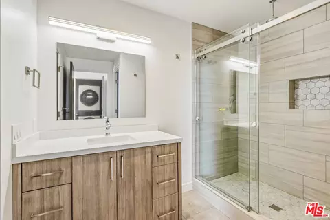 Bath - 63551 Cobalt Rd, Joshua Tree, CA 92252 photo 1 of 8
