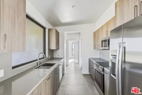 Entry Way - 63551 Cobalt Rd, Joshua Tree, CA 92252 photo 2 of 2