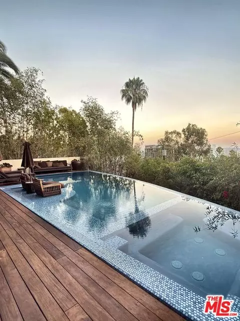 9140 St Ives Dr, Los Angeles, CA 90069
