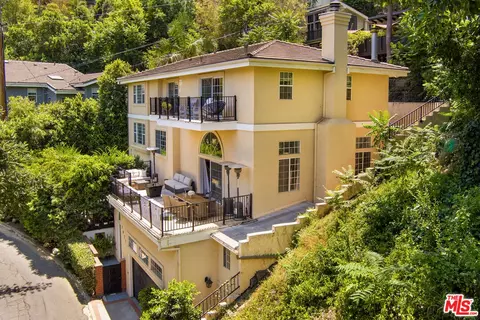 3827 Berry Dr, Studio City, CA 91604