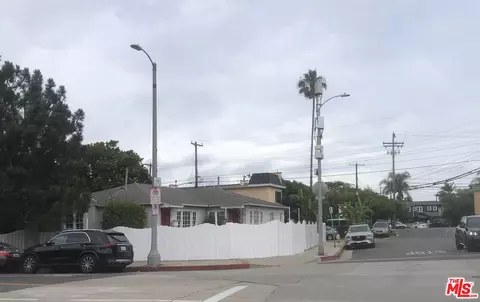 404 Venice Way, Venice, CA 90291