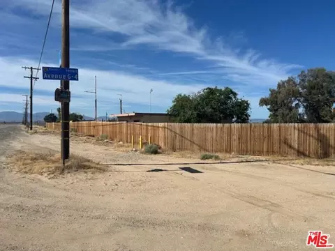 Exterior - 46551 140th St, Lancaster, CA 93535 photo 3 of 5