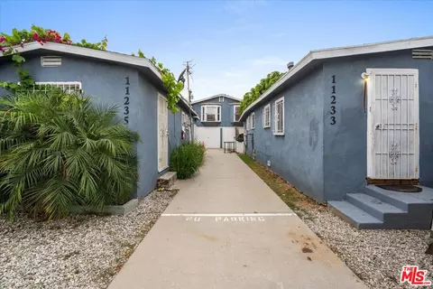 11233 Raymond Ave, Los Angeles, CA 90044