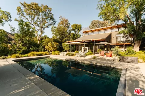 20605 Cheney Dr, Topanga, CA 90290