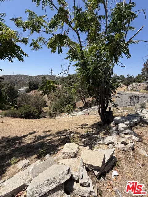 9467 Reverie Rd, Tujunga, CA 91042 photo 15