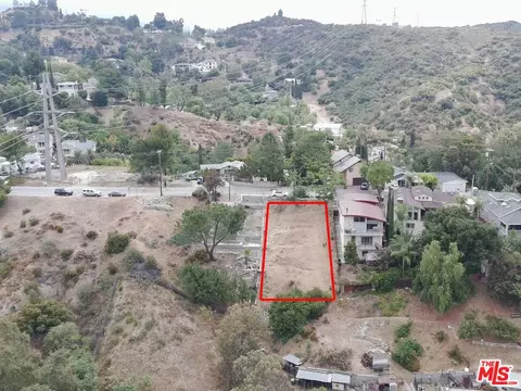 9467 Reverie Rd, Tujunga, CA 91042 photo 3