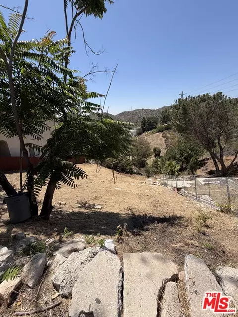 9467 Reverie Rd, Tujunga, CA 91042 photo 16