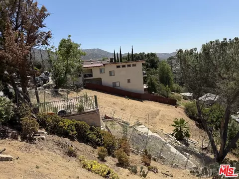 9477 Reverie Rd, Tujunga, CA 91042 photo 17