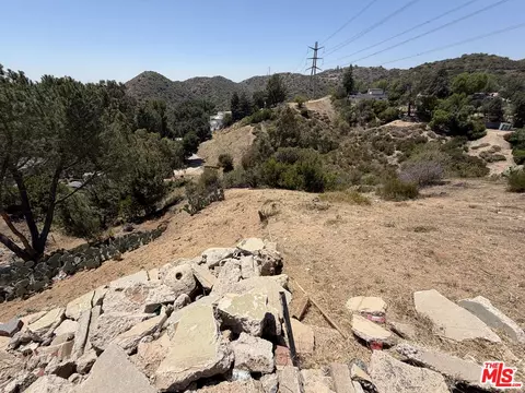 9477 Reverie Rd, Tujunga, CA 91042 photo 11