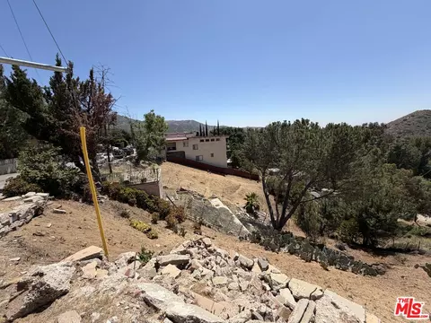9477 Reverie Rd, Tujunga, CA 91042 photo 13