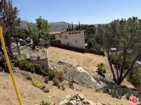 9477 Reverie Rd, Tujunga, CA 91042 photo 16
