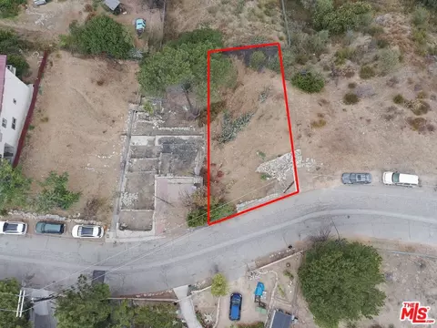 9477 Reverie Rd, Tujunga, CA 91042 photo 10