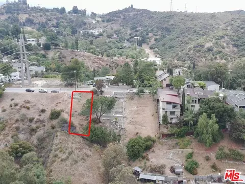 9477 Reverie Rd, Tujunga, CA 91042 photo 2