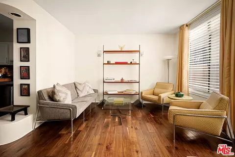 7270 Hillside Ave #204, Los Angeles, CA 90046