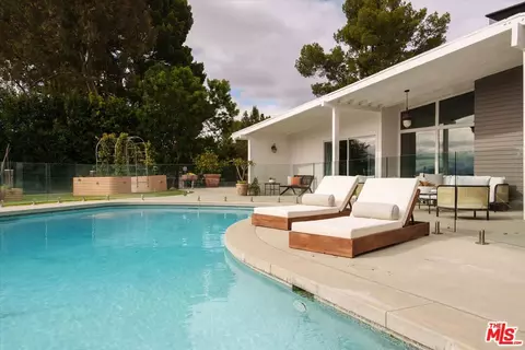 3627 Cody Rd, Sherman Oaks, CA 91403