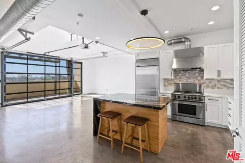 1544 12th St #303, Santa Monica, CA 90401