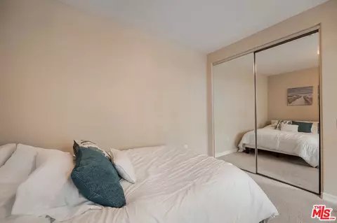 Bedroom - 1542 Seabridge Ln, Oxnard, CA 93035 photo 2 of 4