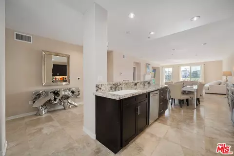 Entry Way - 1542 Seabridge Ln, Oxnard, CA 93035 photo 4 of 6
