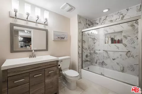Bath - 1542 Seabridge Ln, Oxnard, CA 93035 photo 1 of 3