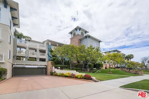 Exterior - 1542 Seabridge Ln, Oxnard, CA 93035 photo 6 of 9