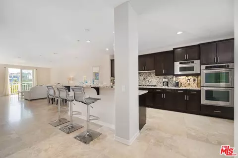 Kitchen - 1542 Seabridge Ln, Oxnard, CA 93035 photo 1 of 4