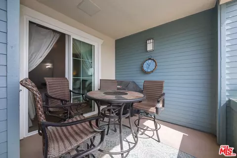 Exterior - 1542 Seabridge Ln, Oxnard, CA 93035 photo 2 of 9