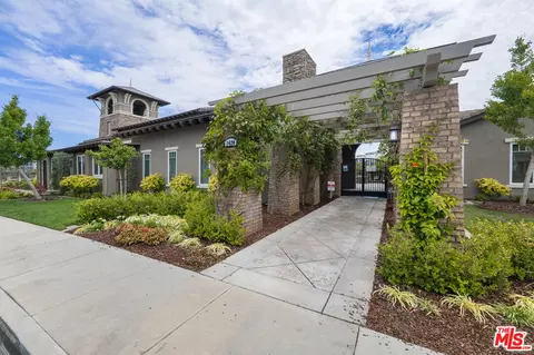 Exterior - 1542 Seabridge Ln, Oxnard, CA 93035 photo 5 of 9