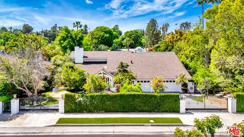 5441 Calvin Ave, Tarzana, CA 91356