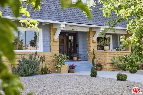 2248 S Hobart Blvd, Los Angeles, CA 90018