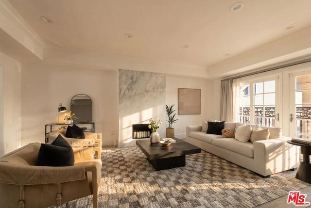 11723 Mayfield Ave #3, Los Angeles, CA 90049