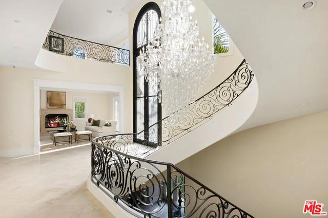 1350 Benedict Canyon Dr, Beverly Hills, CA 90210