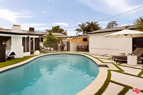 8789 Sylmar Ave, Panorama City, CA 91402