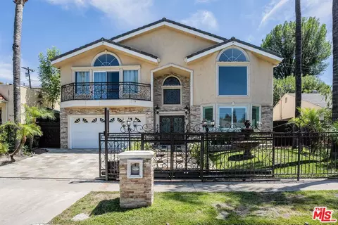 18248 Rosita St, Tarzana, CA 91356