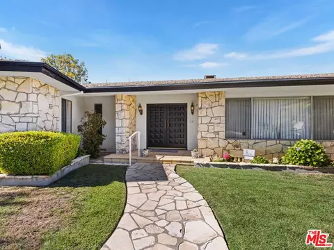 1120 Maybrook Dr, Beverly Hills, CA 90210