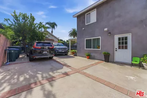 Exterior - 966 Worcester Ave, Pasadena, CA 91104 photo 4 of 9